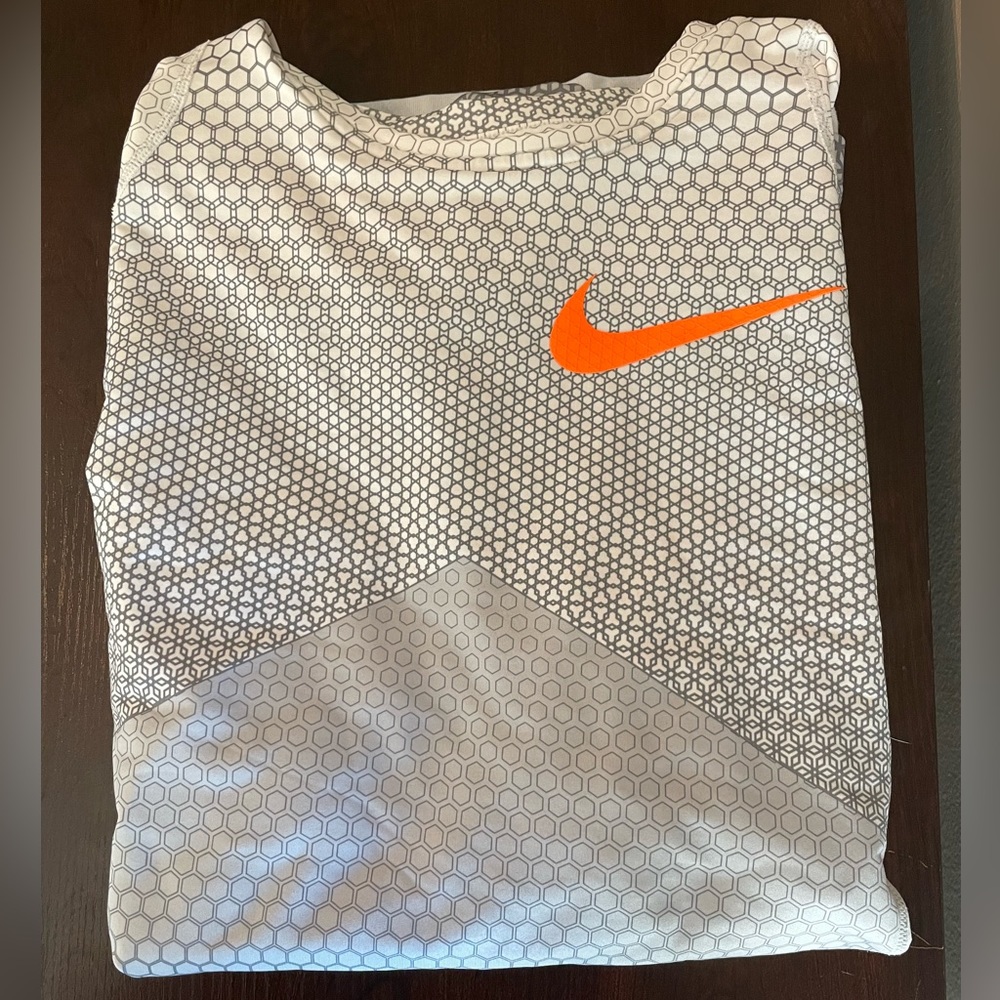 Gray/orange, mens hyper-warm long sleeve shirt. In excellent condition!
